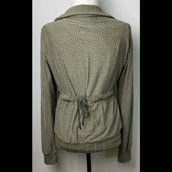 Lululemon Raja Reversible Jacket Fatigue Army Green/Lululemon Logo - Picture 6 of 7